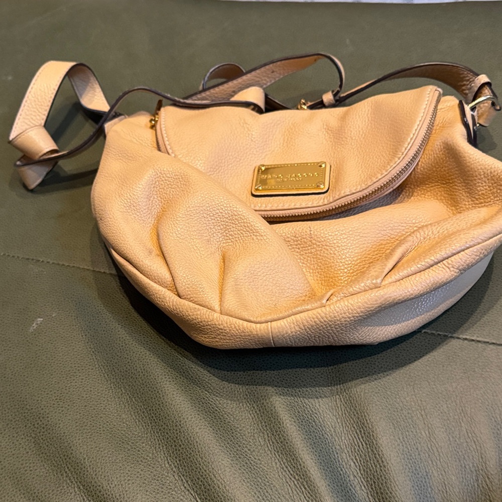 Marc Jacob’s Tan Leather Adjustable Crossbody Bag